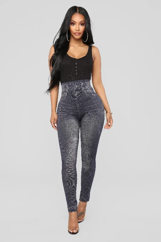 Sports legging with rapid-dry -Larissa Denim Print Leggings - Black