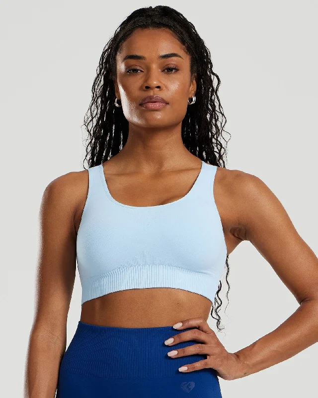 Sports bra for trail running -Power Seamless Sports Bra | Powder Blue